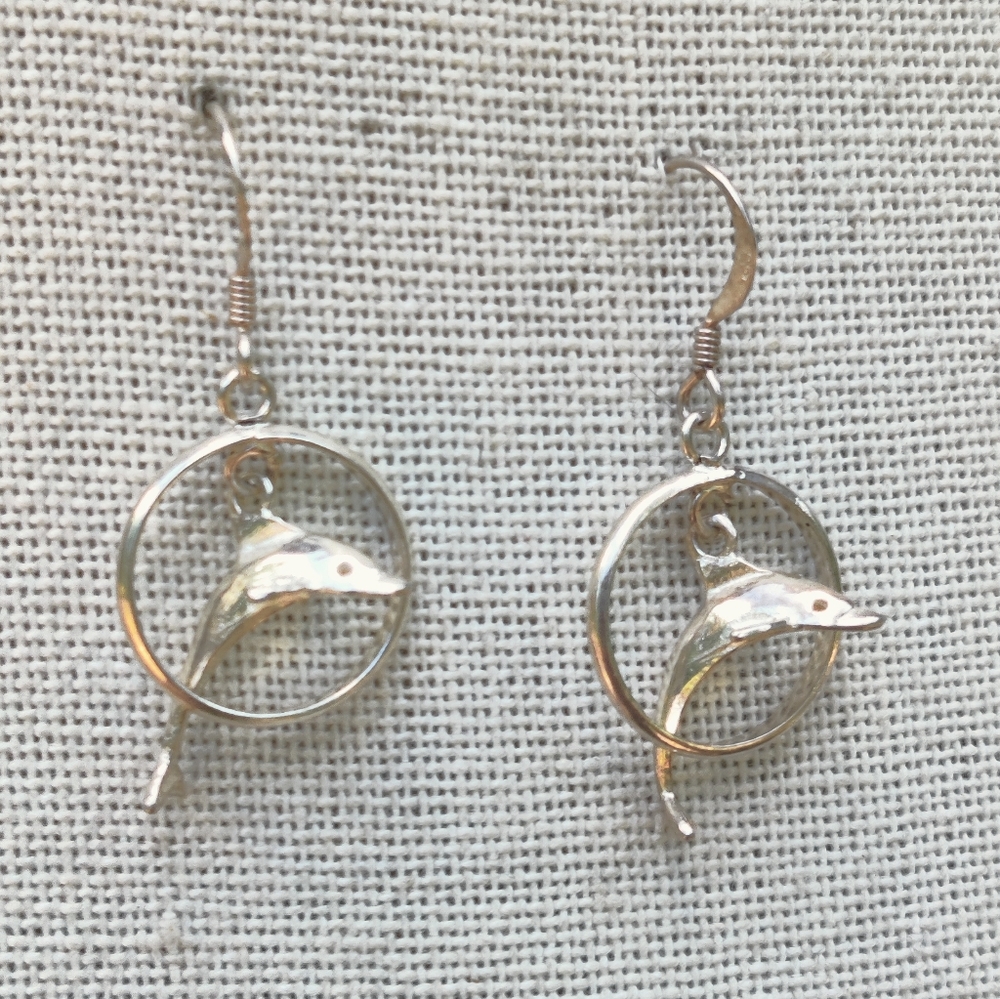 🐬 Vintage sterling 3D dolphin ju.ping through hoop earrings - Picture 2 of 6